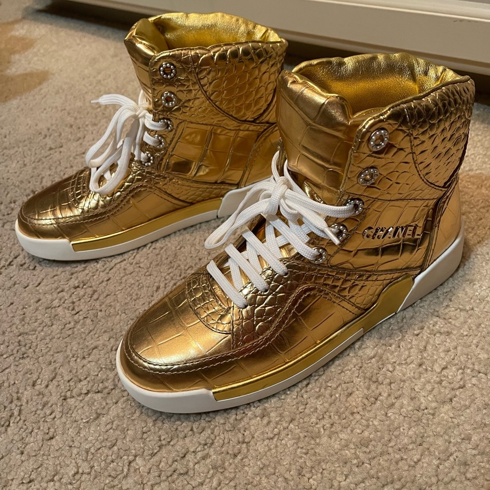 Chanel gold sneaker size 40 only worn once